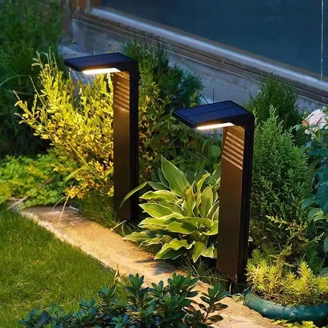 Elegant Solcellelampe til Haven | Miljøvenlig LED Udendørsbelysning