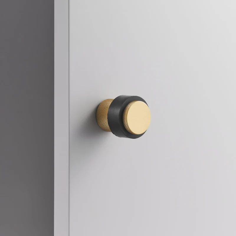 Elegant Dørstopper i Massivt Messing - Støjdæmpende Design