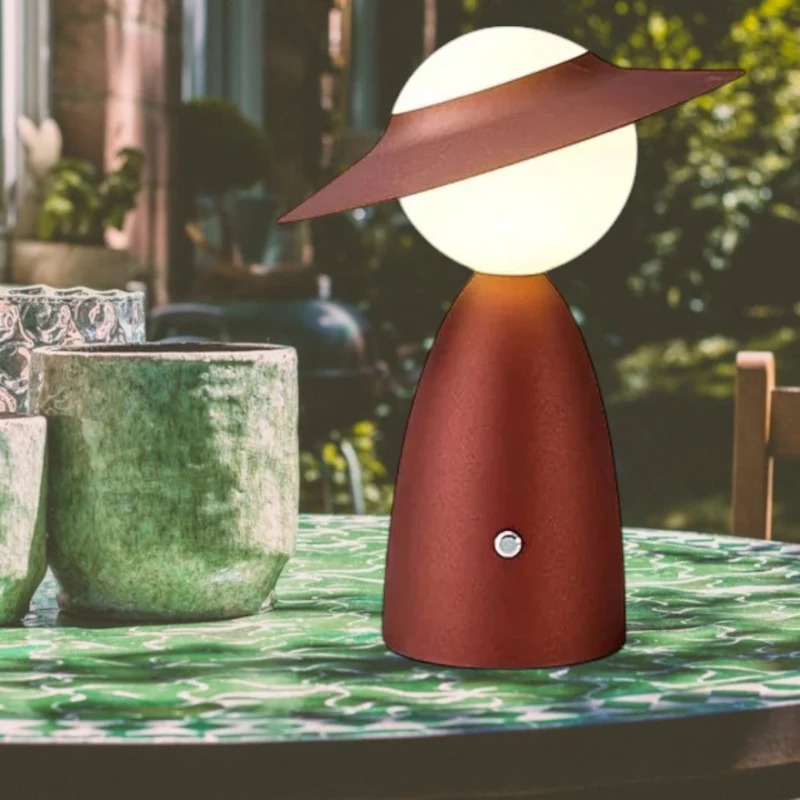 Trådløs LED-lampe med lysdæmper og opladningsfunktion