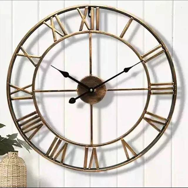 Stor Moderne Vægur i Metal - Sort Design, Tidløs Elegance