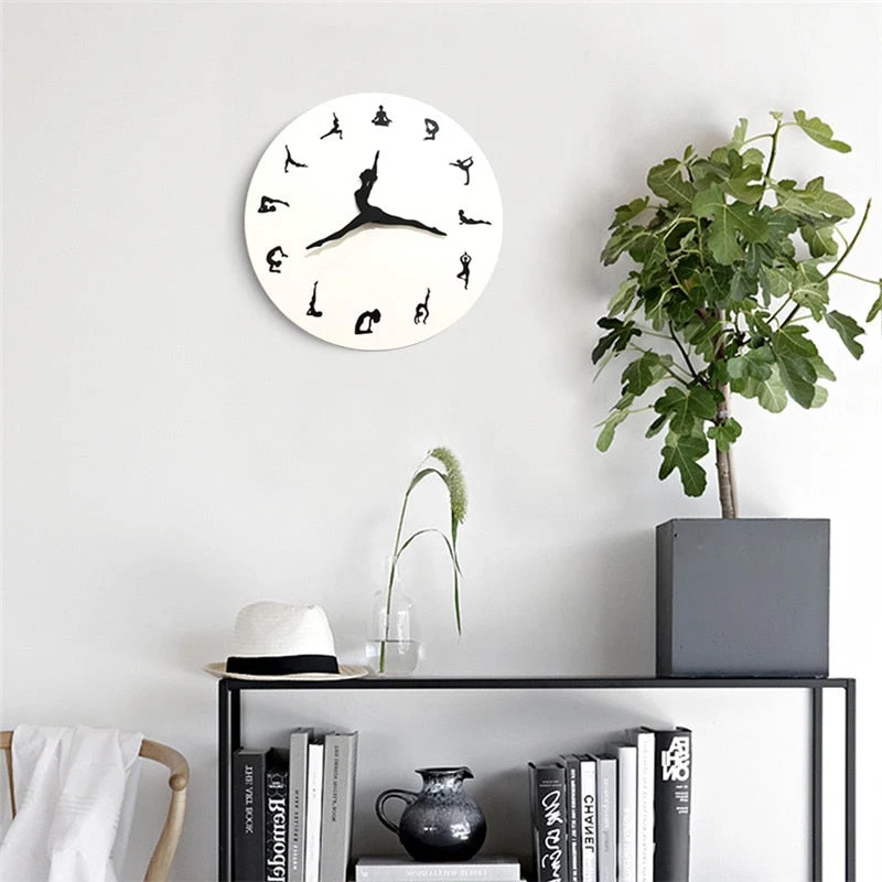 Elegant Vægur i Træ – Modern & Inspirerende Design, 30 cm