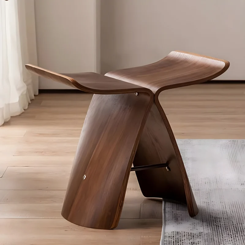 Elegant Træbænk i Massivt Træ – Minimalistisk & Holdbar
