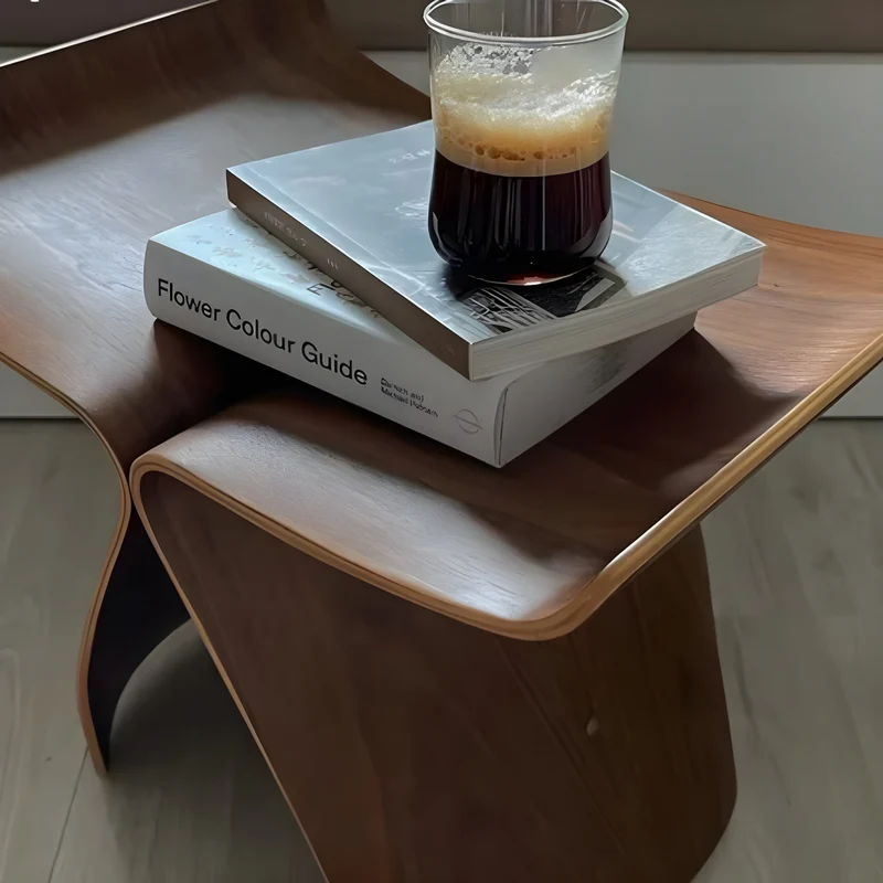 Elegant Træbænk i Massivt Træ – Minimalistisk & Holdbar