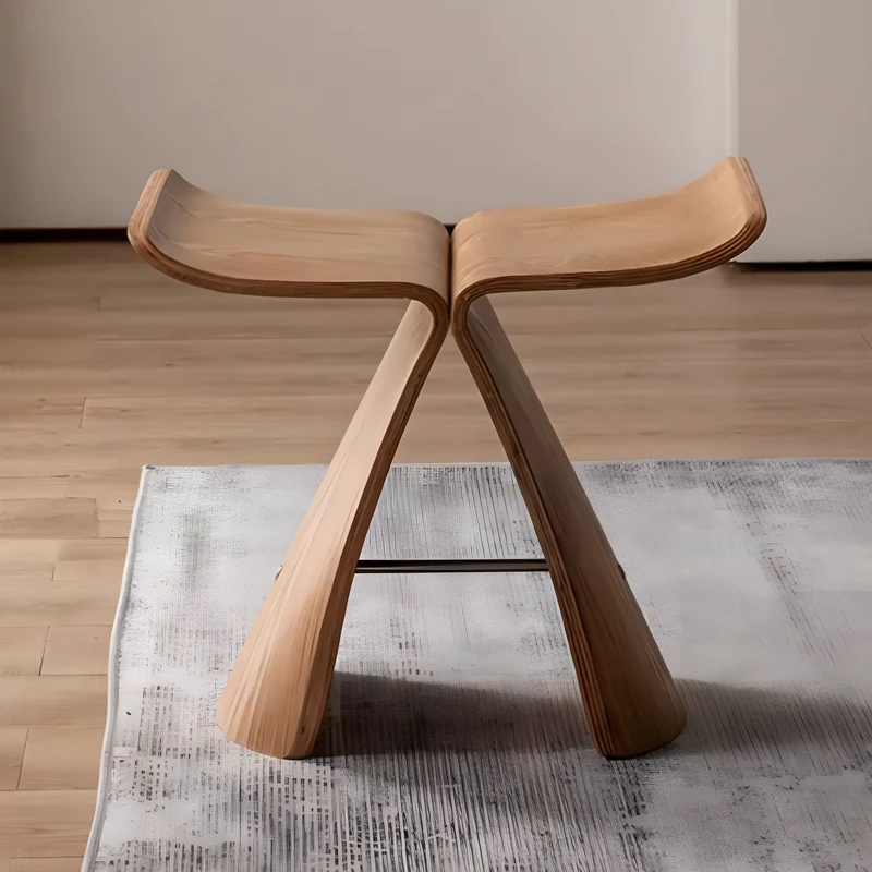 Elegant Træbænk i Massivt Træ – Minimalistisk & Holdbar