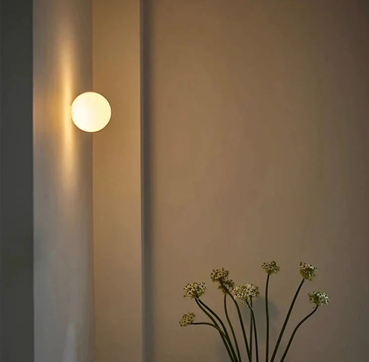 Moderne LED Væglampe i Mattglas – Energi-effektiv belysning