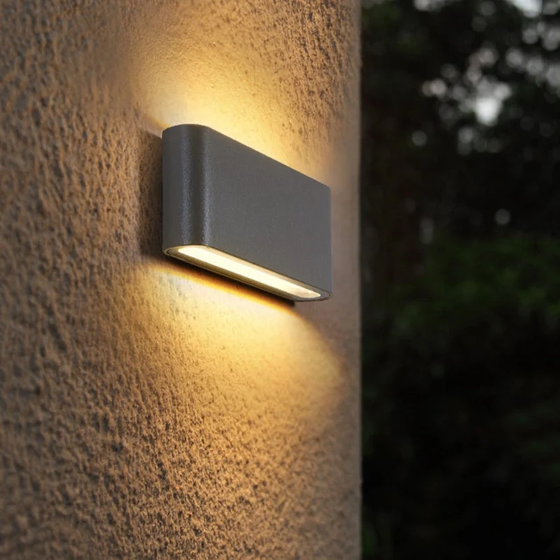 Elegant Udendørs LED Væglampe - Vandtæt & Energibesparende