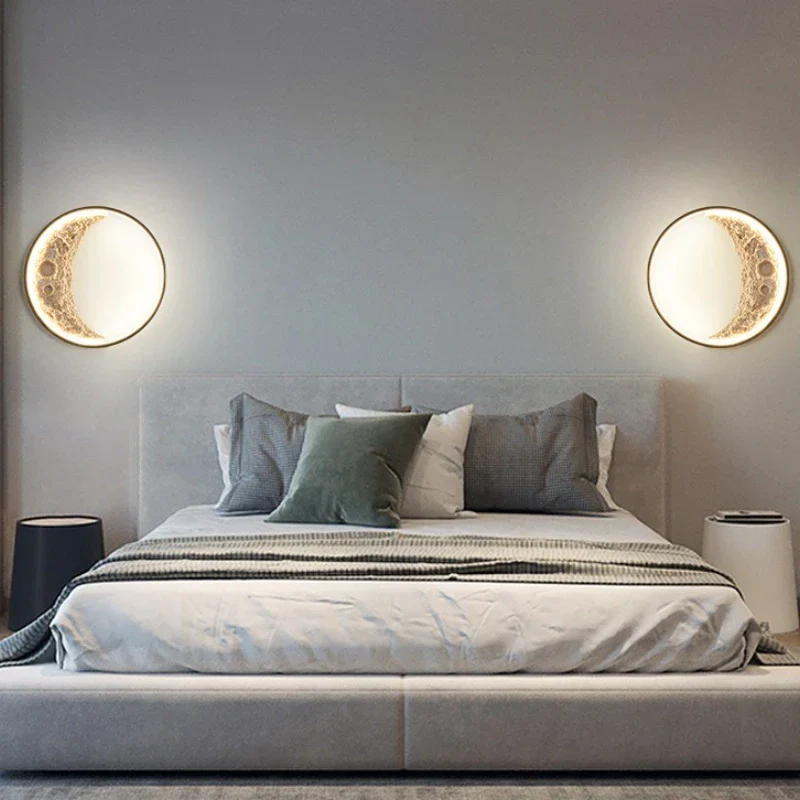 Elegant væglampe med måne-design for stemningsfuldt lys