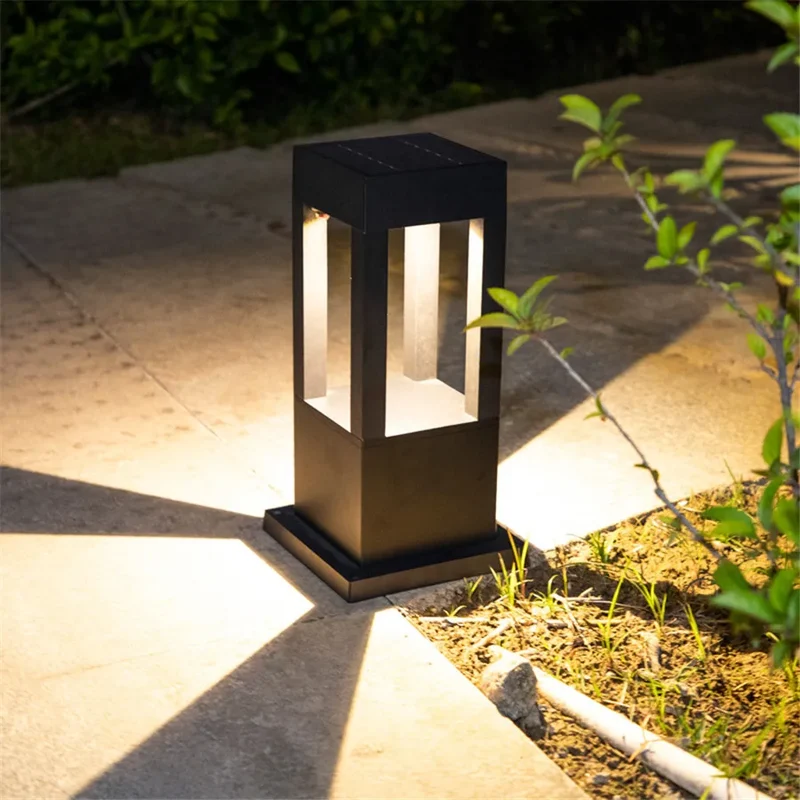 Solcelledrevet udendørslampe med IP65 – Perfekt til haven