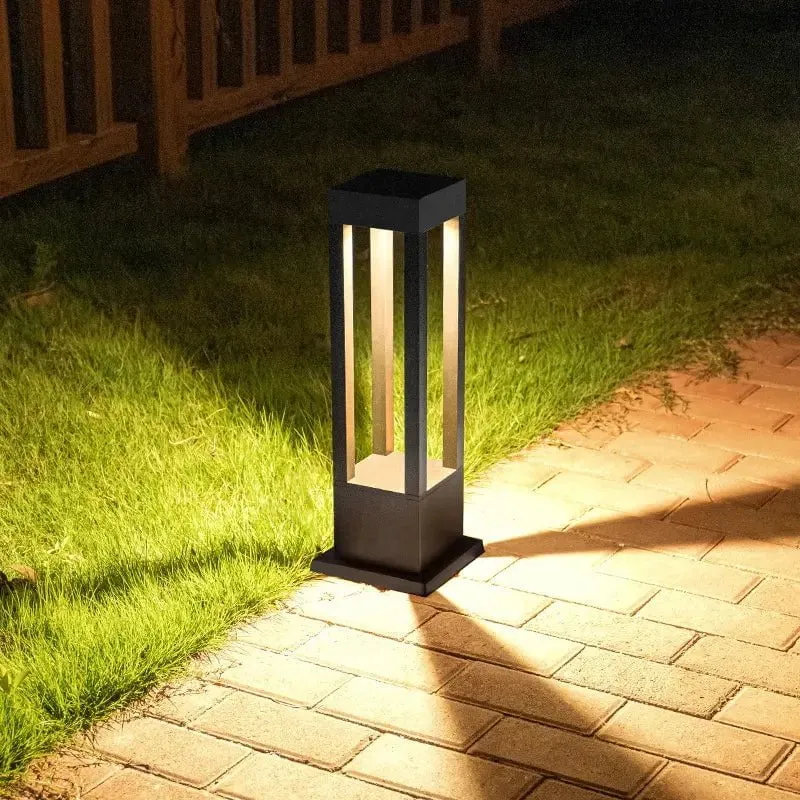 Solcelledrevet udendørslampe med IP65 – Perfekt til haven