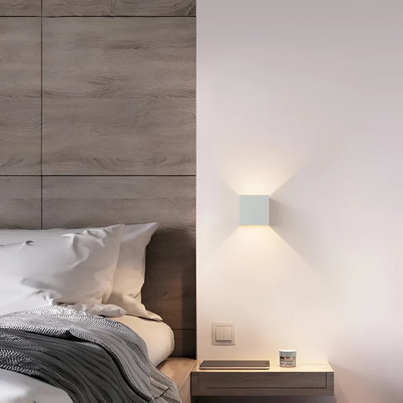 Elegant LED-væglampe med skandinavisk design og energieffektivitet