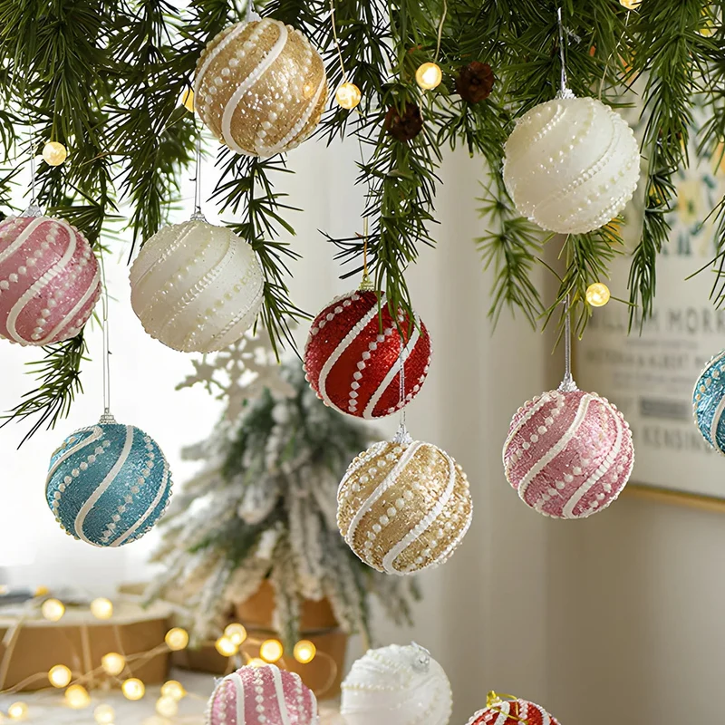 Eksklusive Juleornamenter i Plast – Tidløs Elegance til Træet