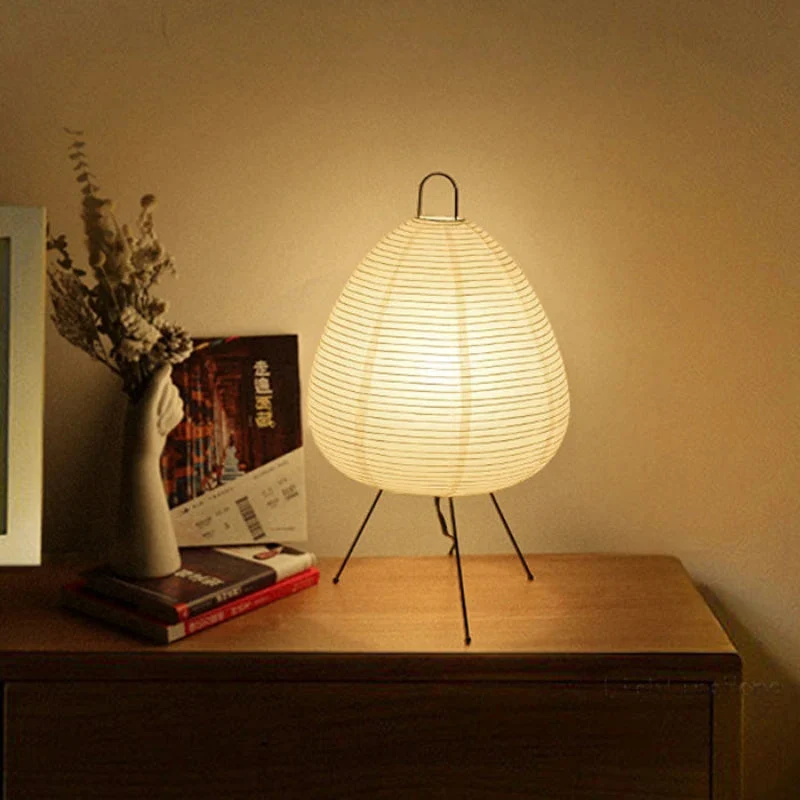 Elegant Gulvlampe med Blødt Lys til Moderne Indretning