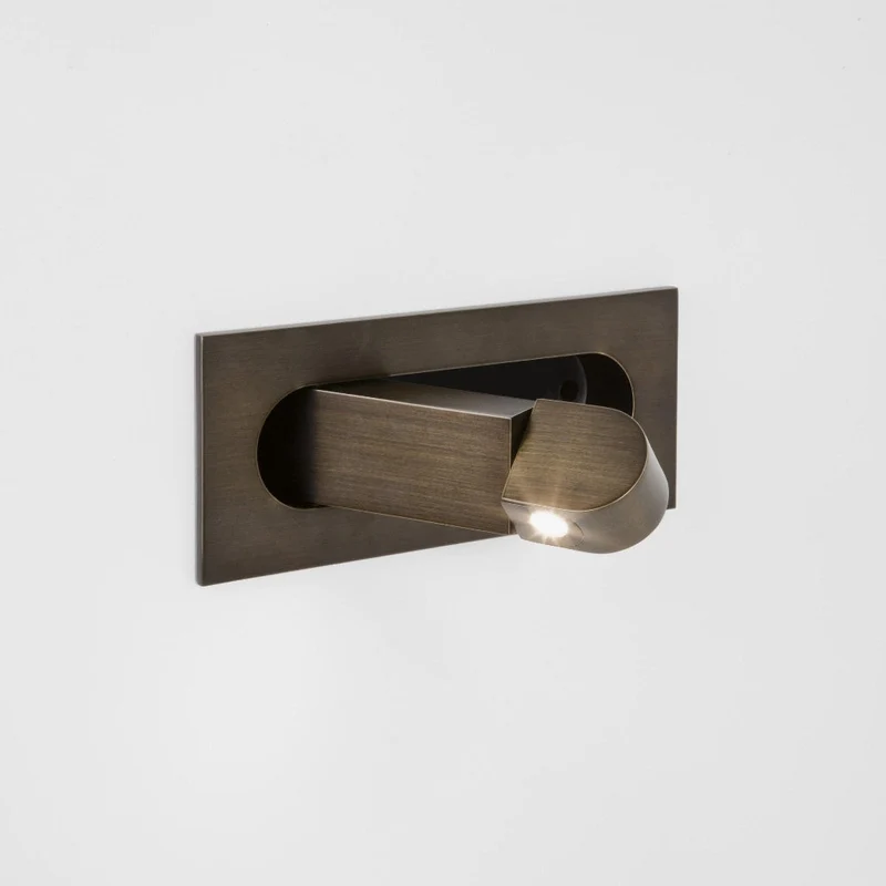 Justerbar LED Sengelampe med Pladsbesparende Design