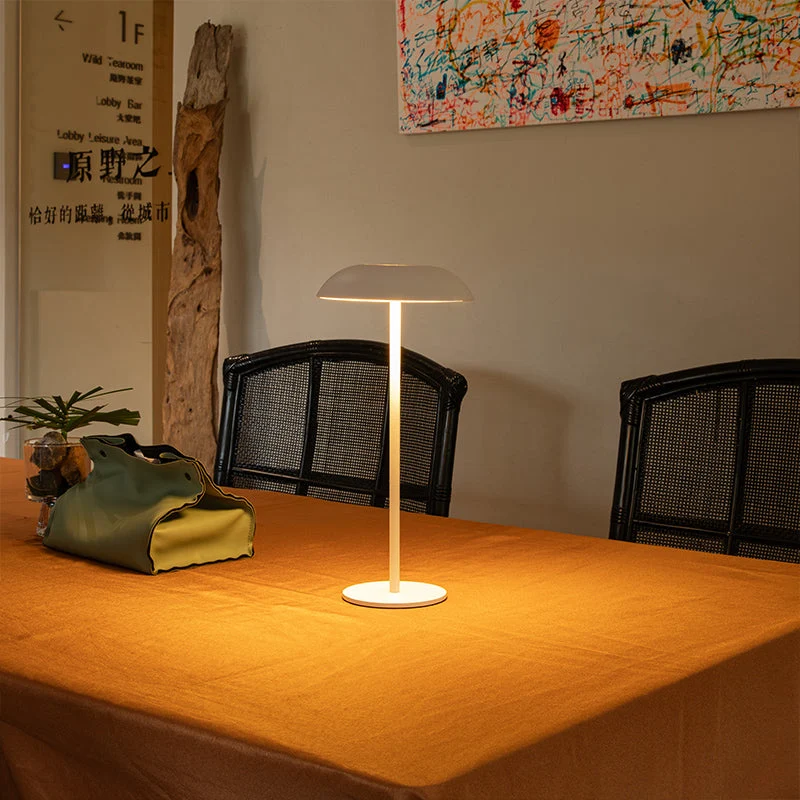 Stilfuld LED-bordlampe med genopladelig trådløs funktion