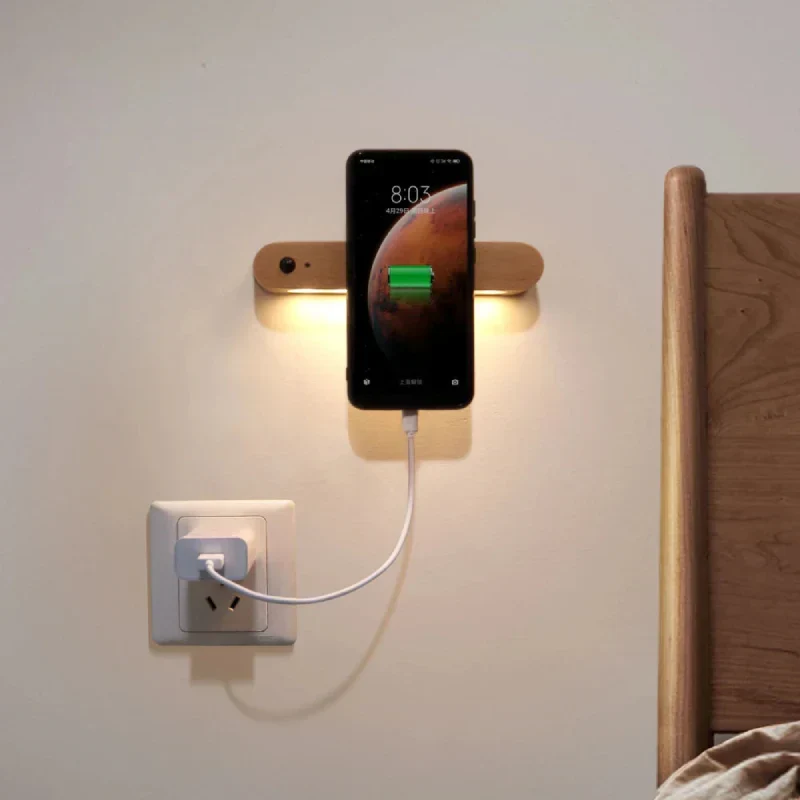 Elegant Trænøgleholder med Sensorlys og Magnetisk Funktion