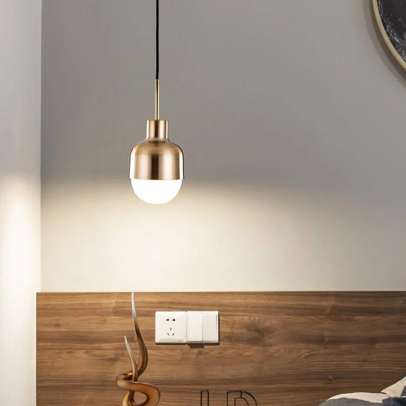 Elegant Hængelampe med Varmt LED Lys til Moderne Hjem