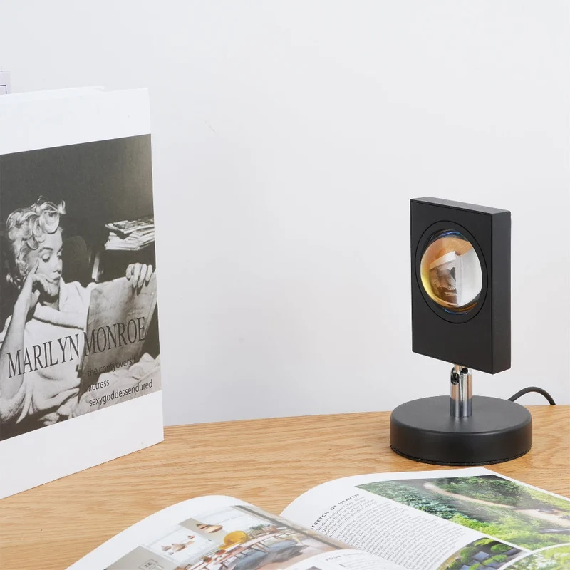 Stilren LED Bordlampe med Betagende Halo-projektion