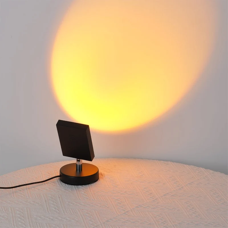 Stilren LED Bordlampe med Betagende Halo-projektion