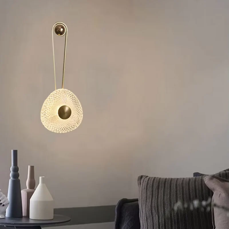 Stilren LED-væglampe med varm belysning til moderne hjem