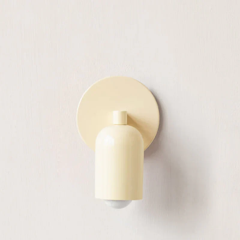Elegant Væglampe med Farvet Glas for Hygge og Stil