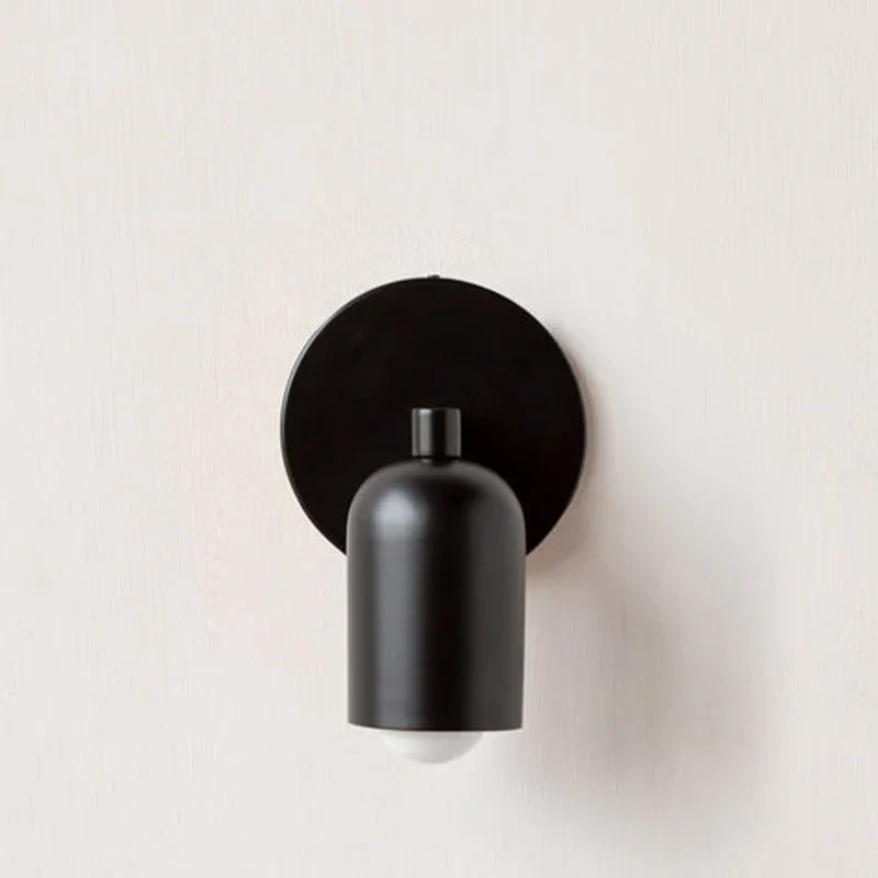 Elegant Væglampe med Farvet Glas for Hygge og Stil