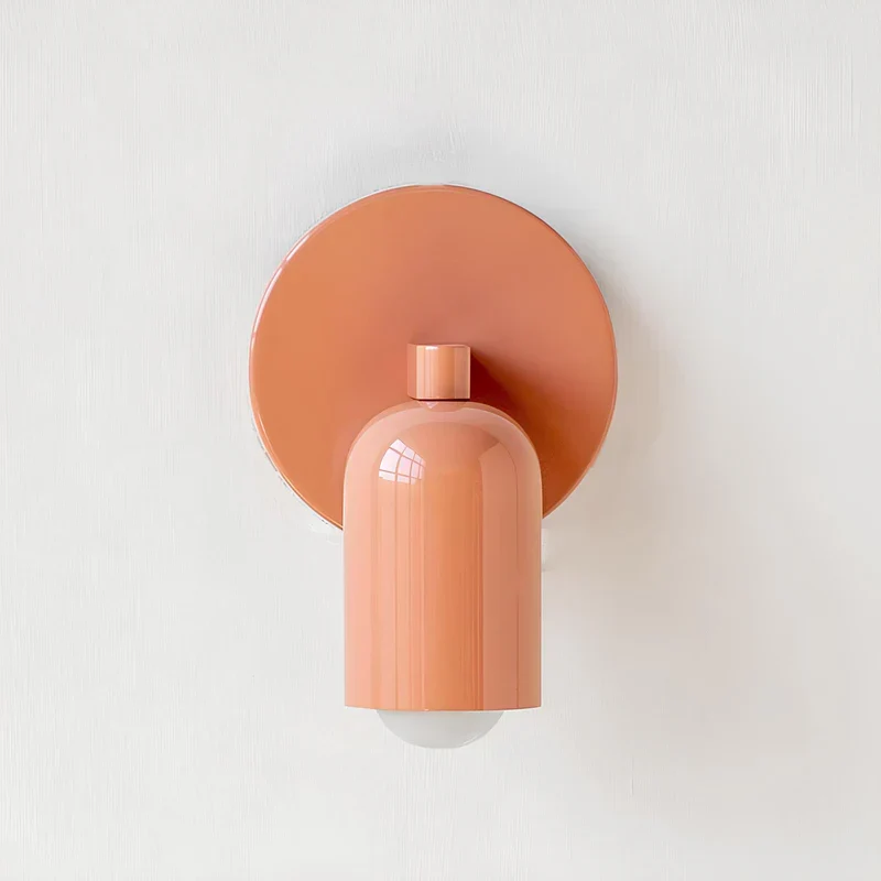 Elegant Væglampe med Farvet Glas for Hygge og Stil