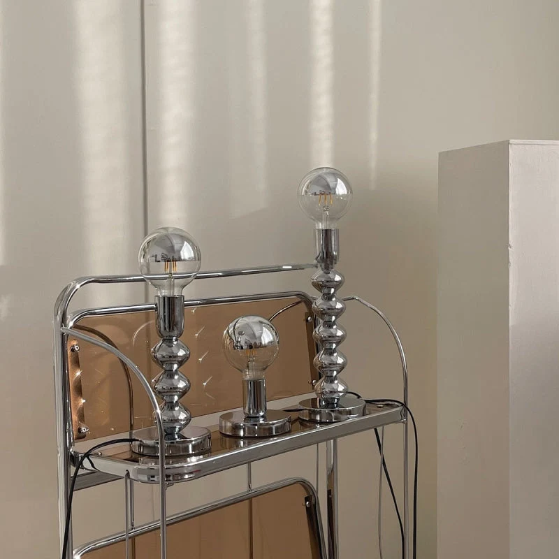Elegant Skrivebordslampe med Holdbart Design til Hverdagsbrug