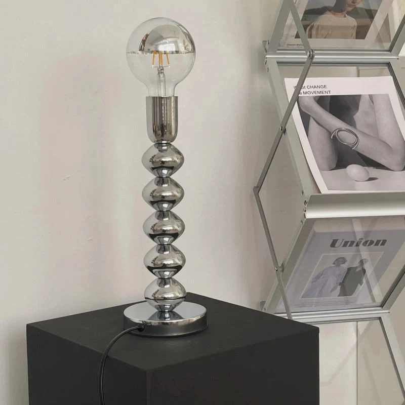 Elegant Skrivebordslampe med Holdbart Design til Hverdagsbrug