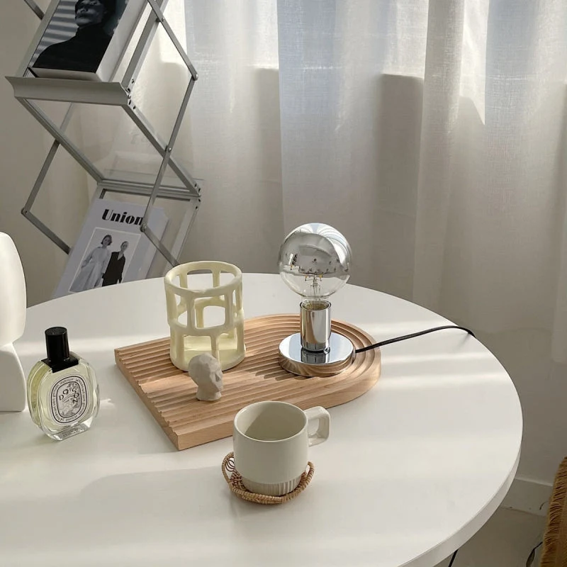Elegant Skrivebordslampe med Holdbart Design til Hverdagsbrug