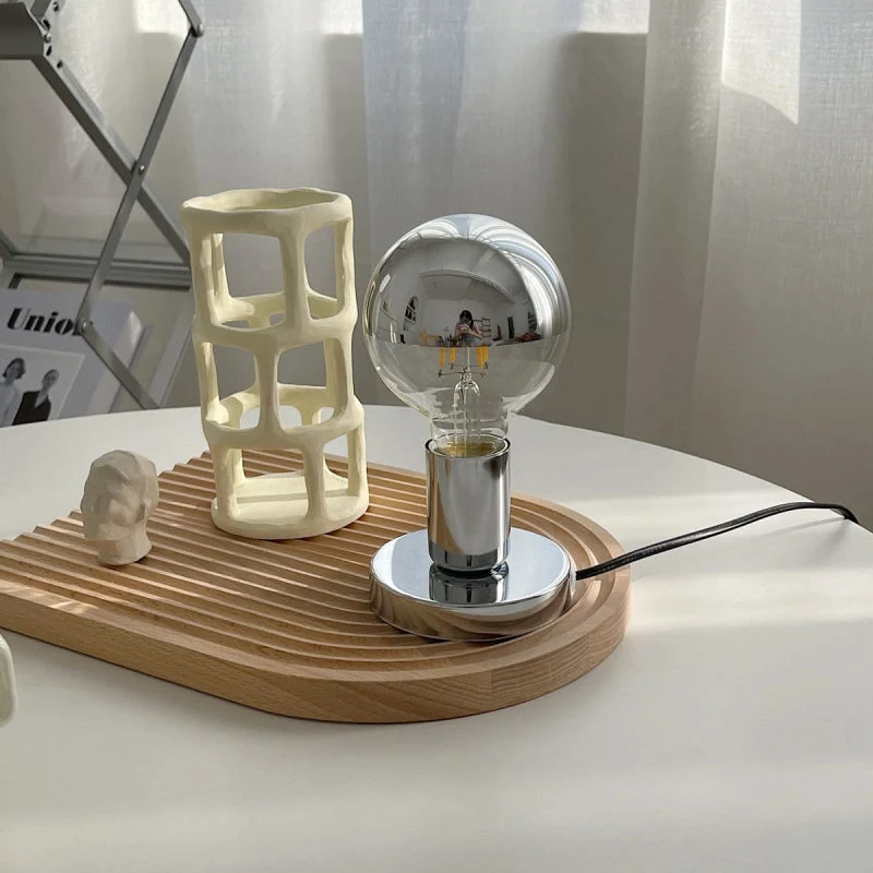 Elegant Skrivebordslampe med Holdbart Design til Hverdagsbrug