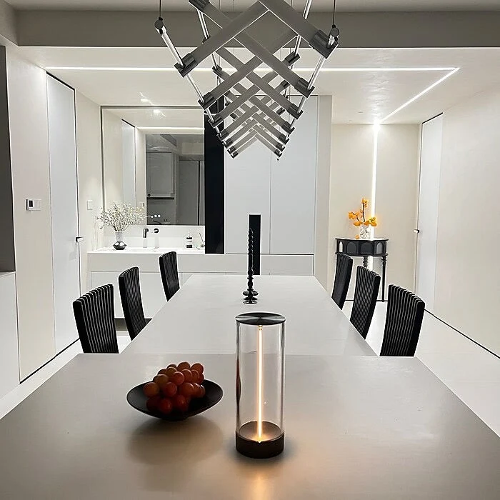 Stilfuld Bordlampe med Blødt Lys til Hyggelig Atmosfære