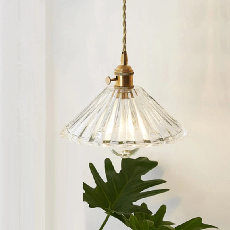 Minimalistisk Glaspendel med Håndblæst Elegance til Spisestue