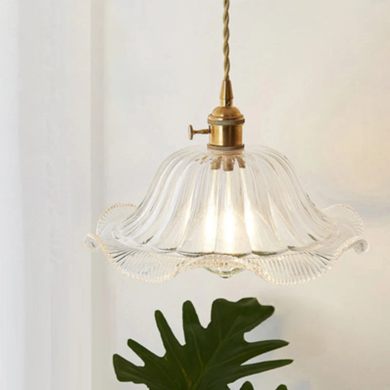 Minimalistisk Glaspendel med Håndblæst Elegance til Spisestue
