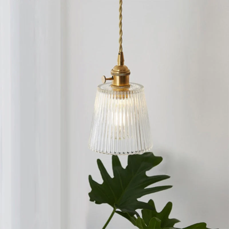 Minimalistisk Glaspendel med Håndblæst Elegance til Spisestue