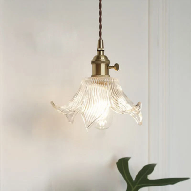 Minimalistisk Glaspendel med Håndblæst Elegance til Spisestue