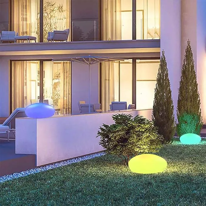 Elegant Trådløs Havelampe med Farveskift til Udendørs Brug