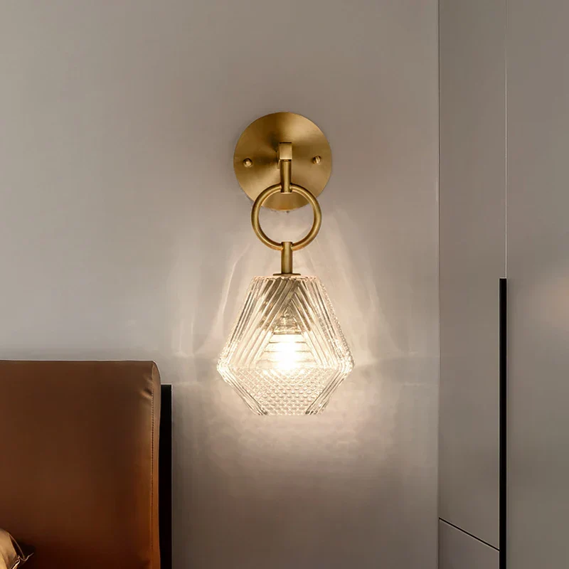 Raffineret Glaspendel med Gyldne Detaljer for Elegance