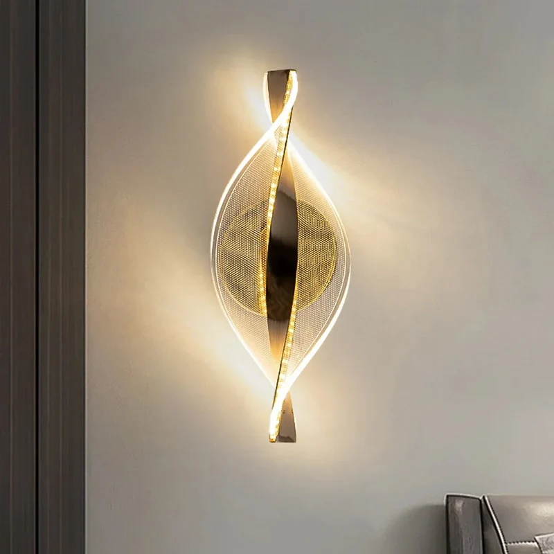 Stilfuld LED-væglampe med kunstnerisk gulddesign