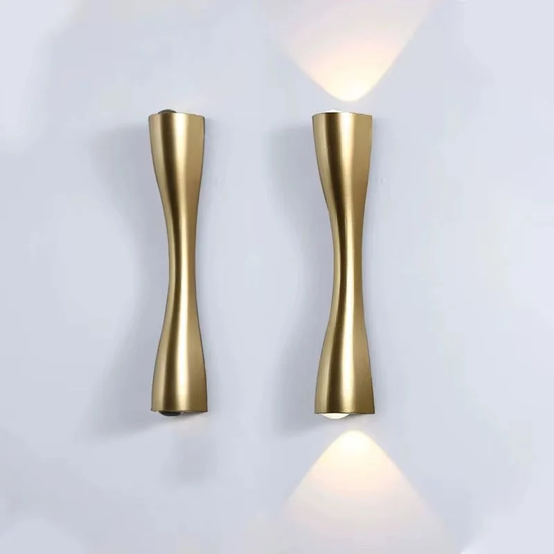Elegant LED Væglampe med Pladsbesparende Design