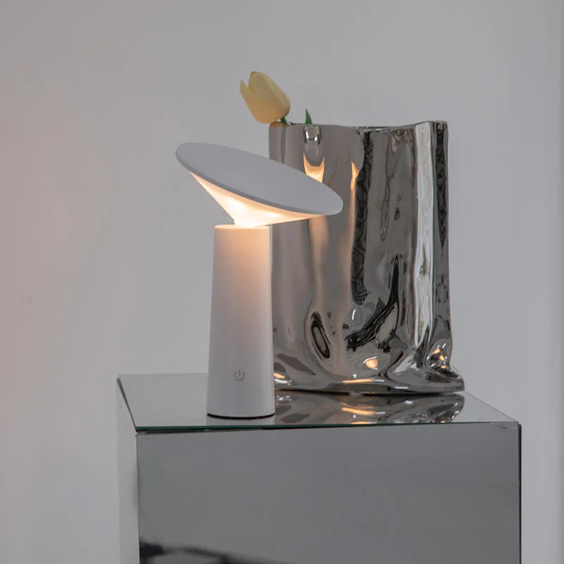 Genopladelig LED Bordlampe med Justerbart Lysdesign