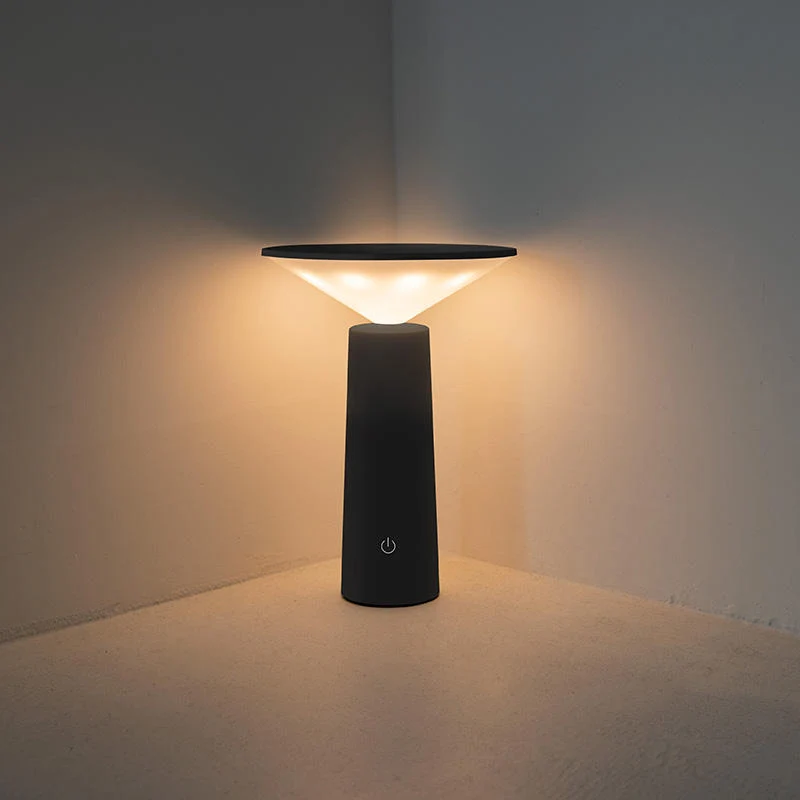 Genopladelig LED Bordlampe med Justerbart Lysdesign