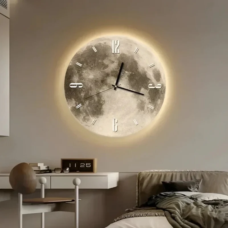 Stort Moderne Vægur med Unikt Månedesign til Dit Hjem