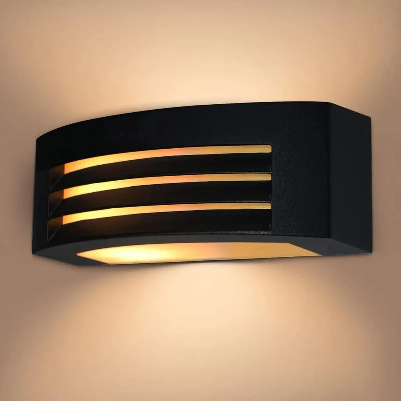 Elegant Sort Udendørslampe med Vejrbestandig IP54 Beskyttelse