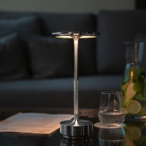 Bærbar LED Bordlampe – Fleksibel Belysning til Hjemmet