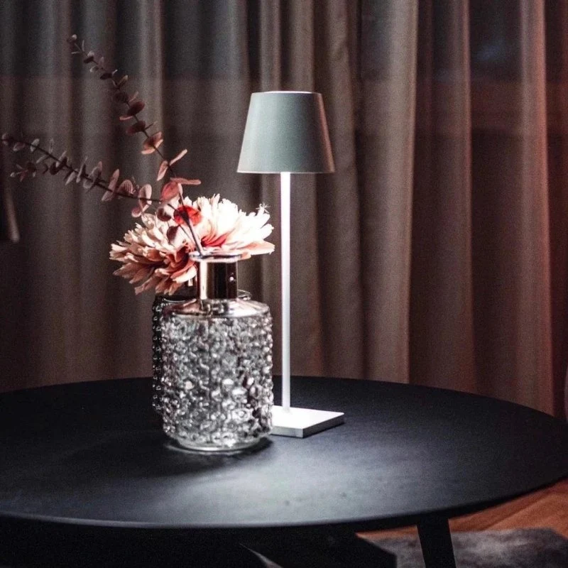 Trådløs LED-lampe med Berøringsfølsom Dæmpning og Vandafvisende Design