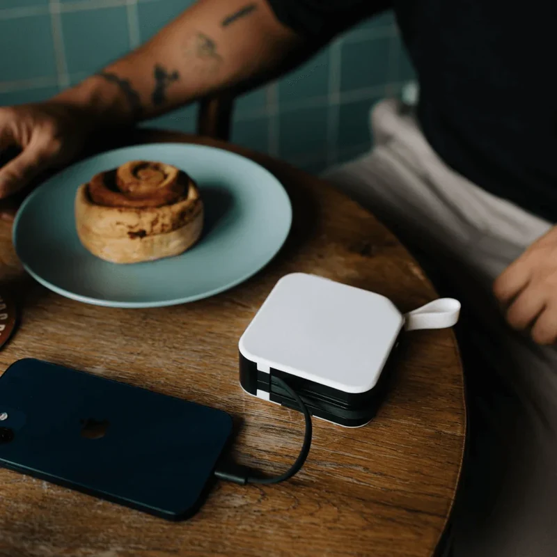 Kompakt Trådløs Powerbank – Hurtig Opladning Uden Kabler