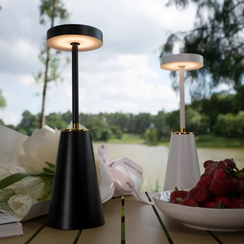 Trådløs LED Bordlampe med Lang Batterilevetid og Touch-Kontrol