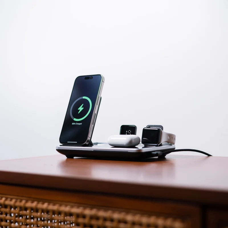 Effektiv 4-i-1 Trådløs Oplader til Apple & Qi-enheder