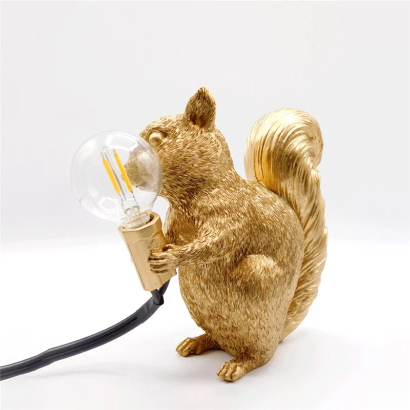 Egerninspireret Bordlampe med Hyggebelysning
