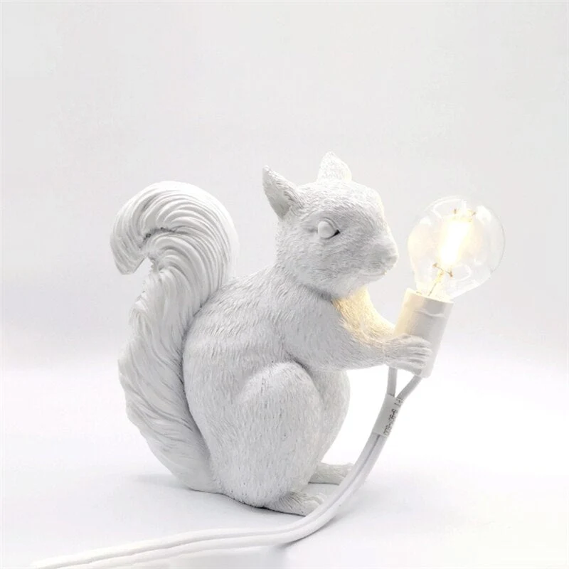 Egerninspireret Bordlampe med Hyggebelysning